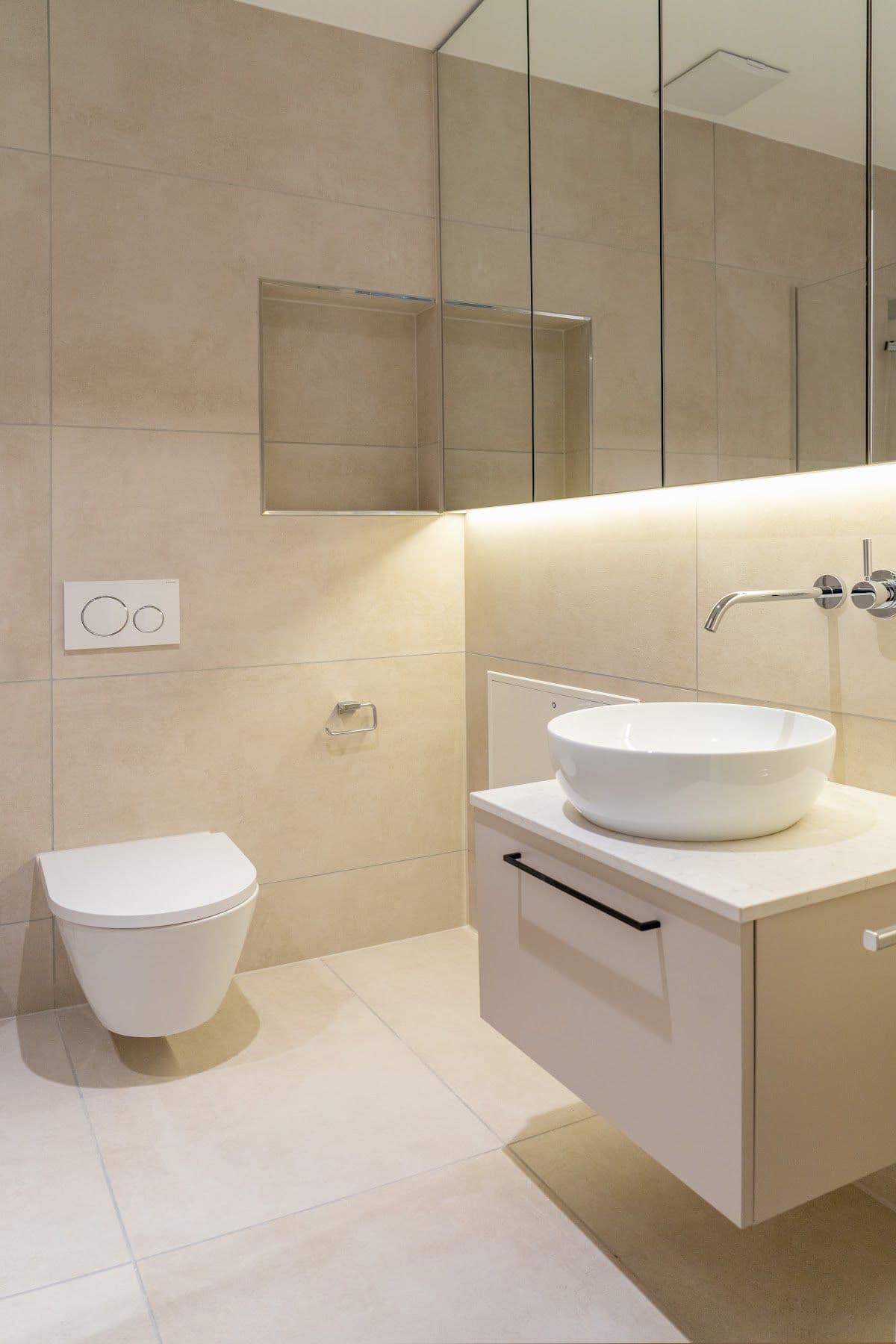 Altstadthaus: neues Bad mit bodenebener Dusche